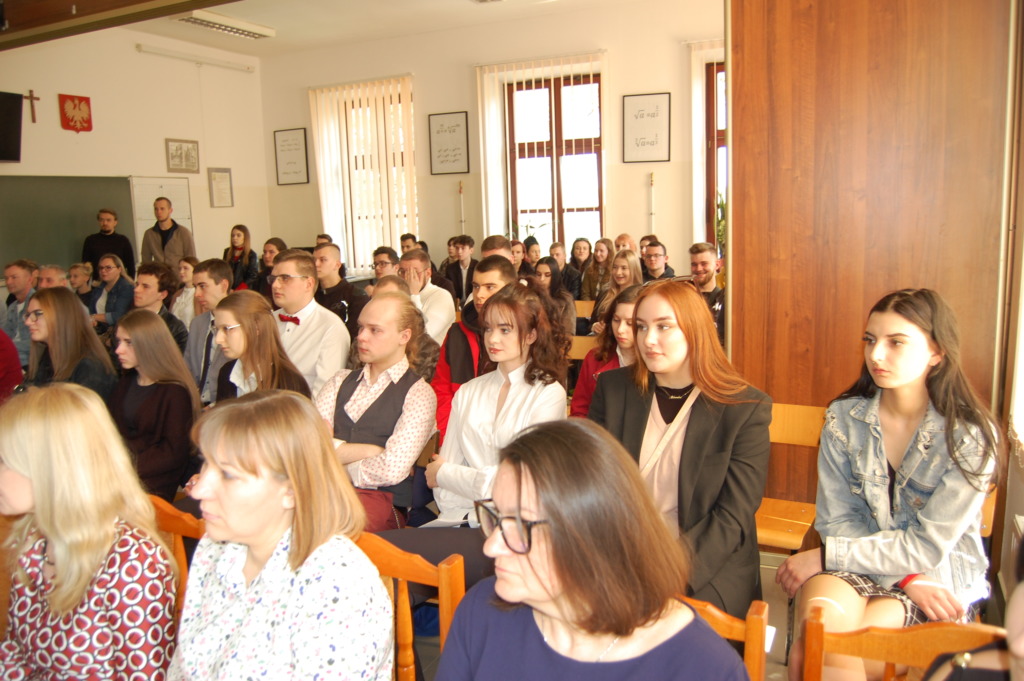 ZAKOŃCZENIE ROKU SZKOLNEGO KLAS MATURALNYCH - Centrum Kształcenia ...